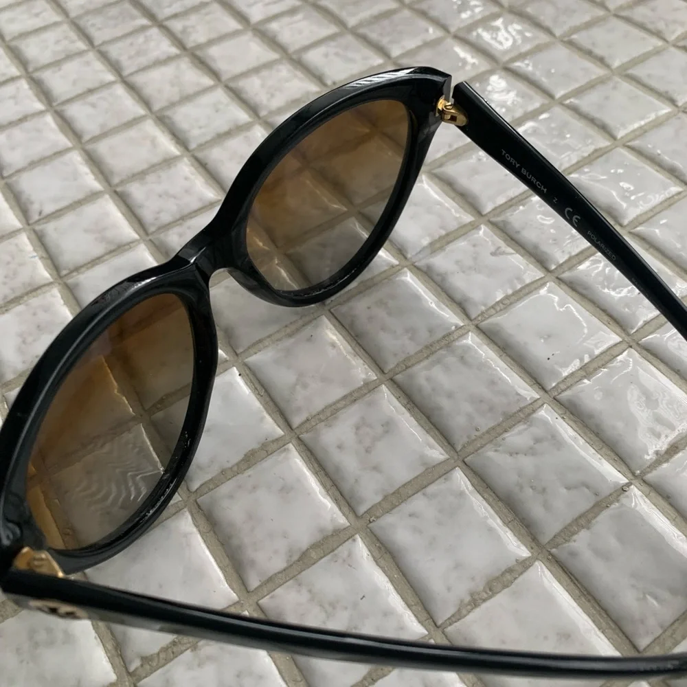 Tory Burch sunglasses - Picture 4 of 7